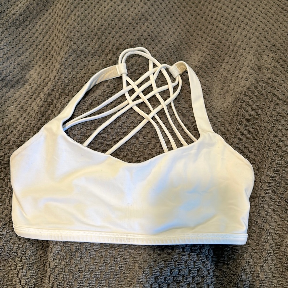 White Lululemon free to be bra size 8